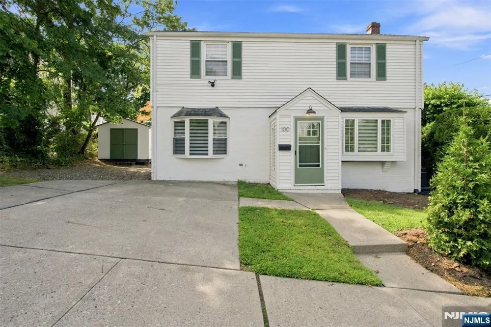 100 Overlook Avenue Leonia, NJ 07605