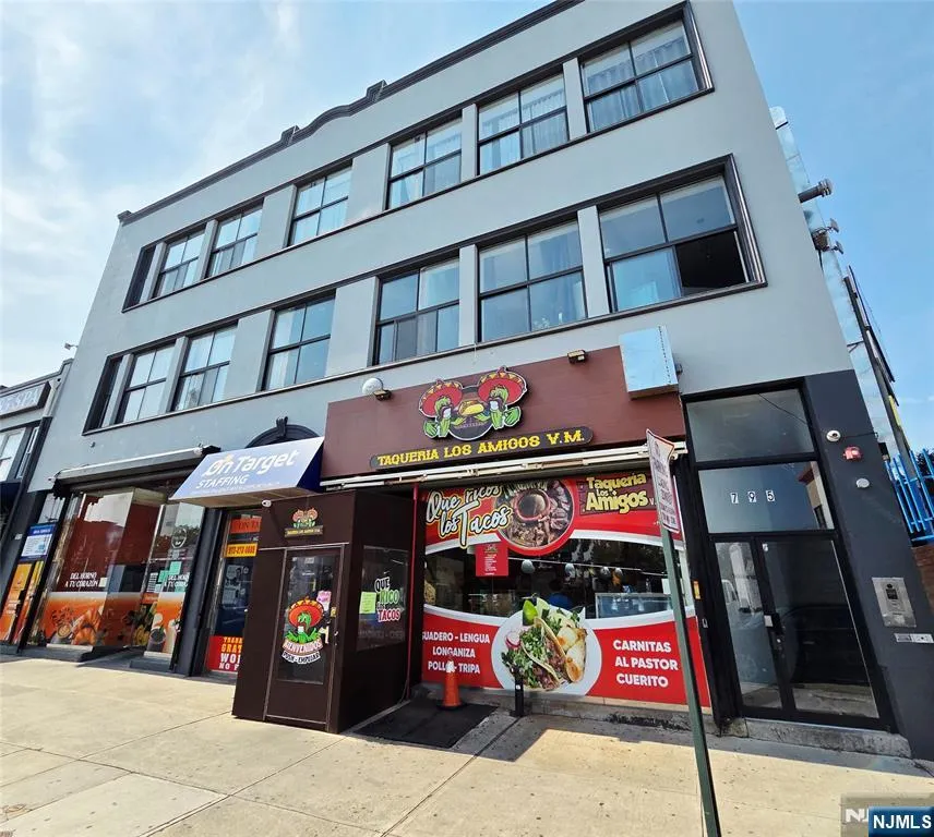 795 Main Avenue 7 Passaic, NJ 07055