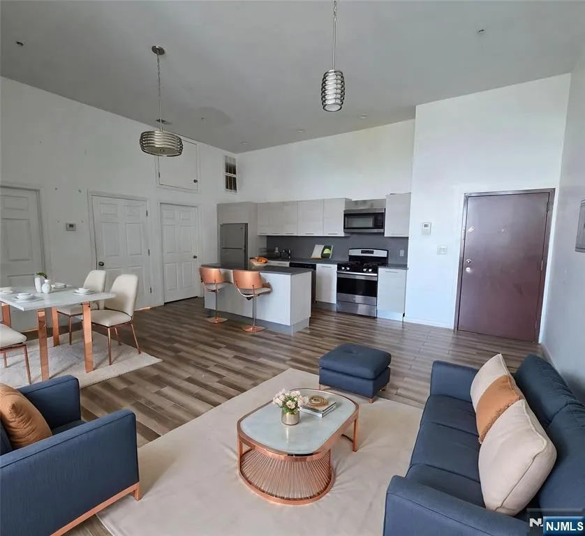 795 Main Avenue 7 Passaic, NJ 07055
