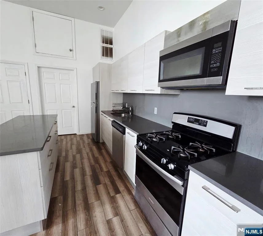 795 Main Avenue 7 Passaic, NJ 07055