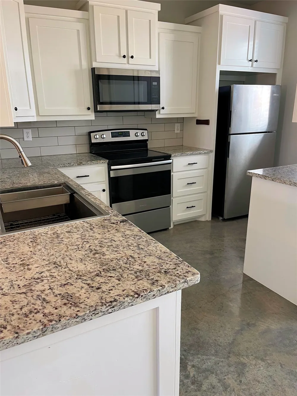 1067 County Road 327A Glen Rose, TX 76043