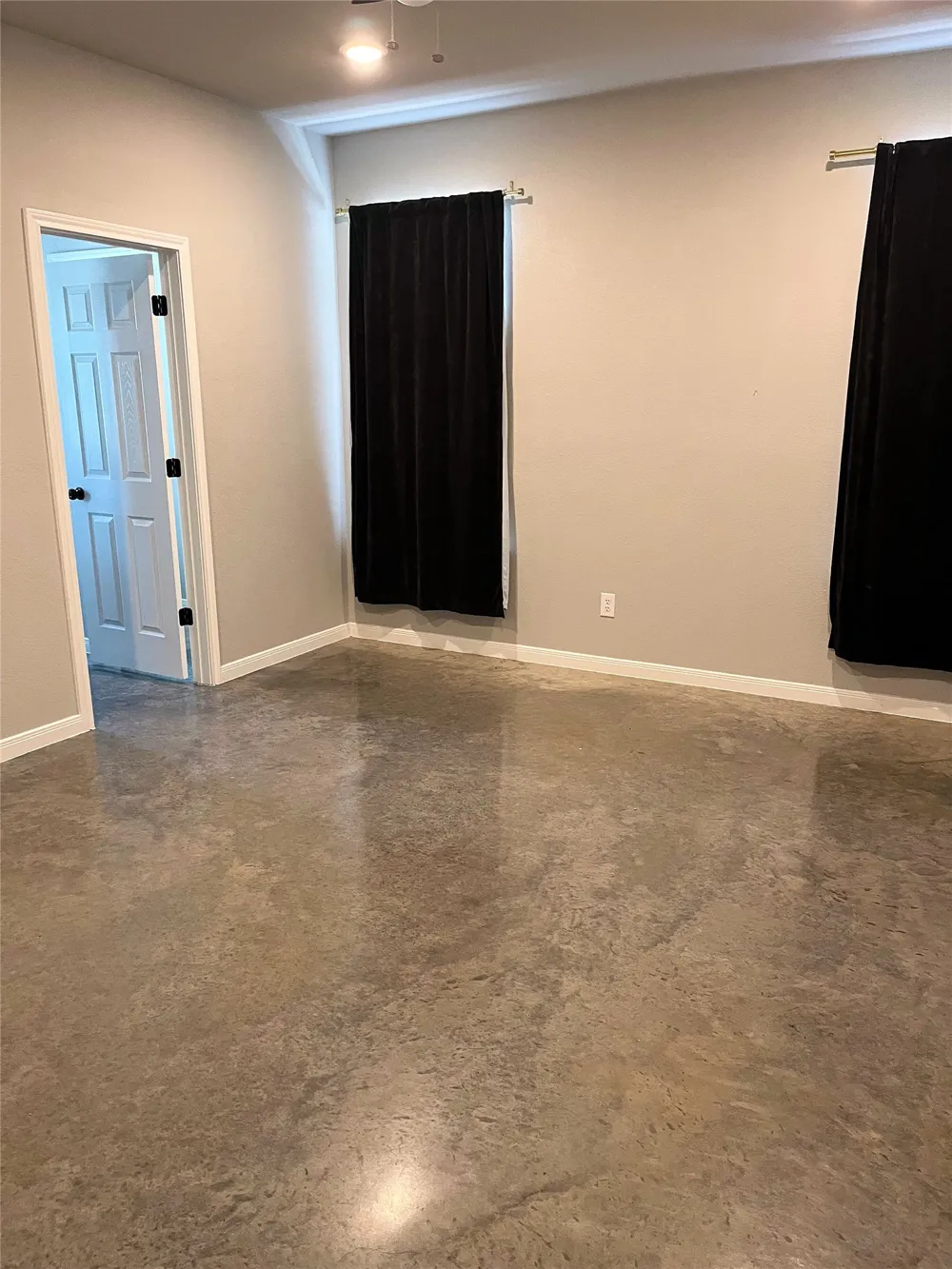 1067 County Road 327A Glen Rose, TX 76043