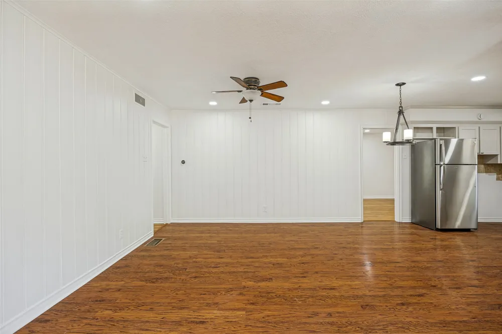 10422 Lake Gardens Drive Dallas, TX 75218