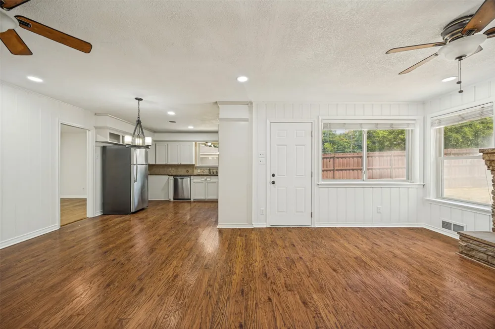10422 Lake Gardens Drive Dallas, TX 75218