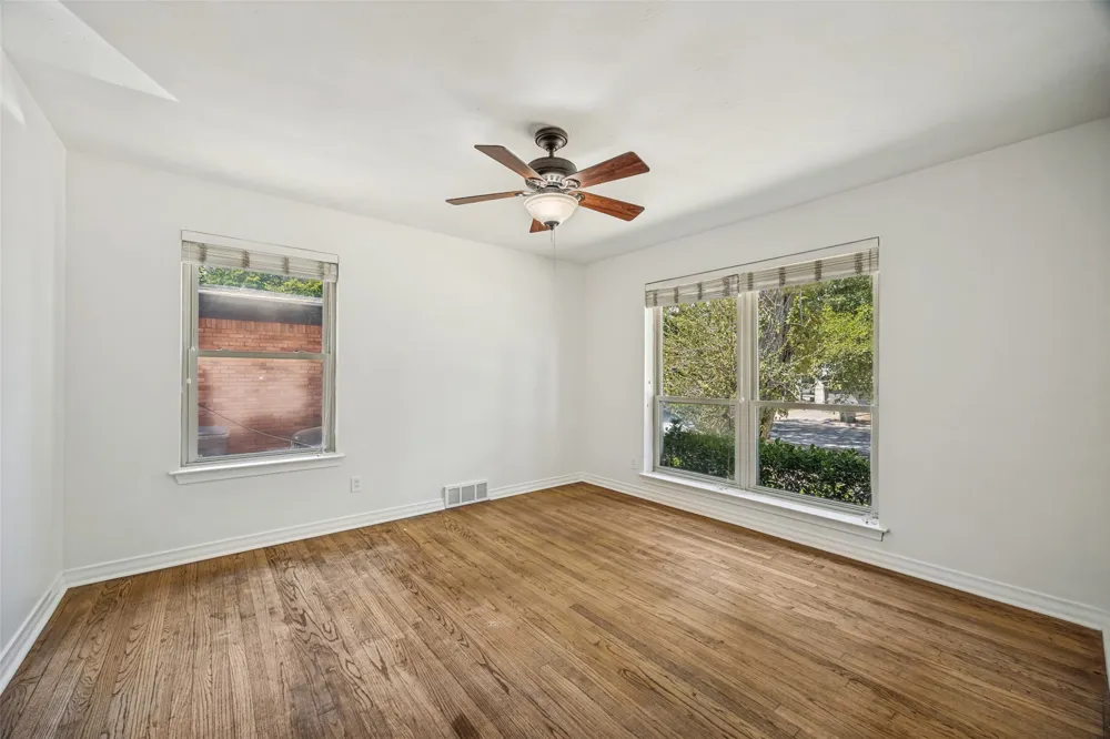 10422 Lake Gardens Drive Dallas, TX 75218