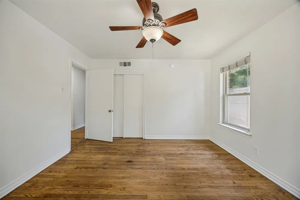 10422 Lake Gardens Drive Dallas, TX 75218