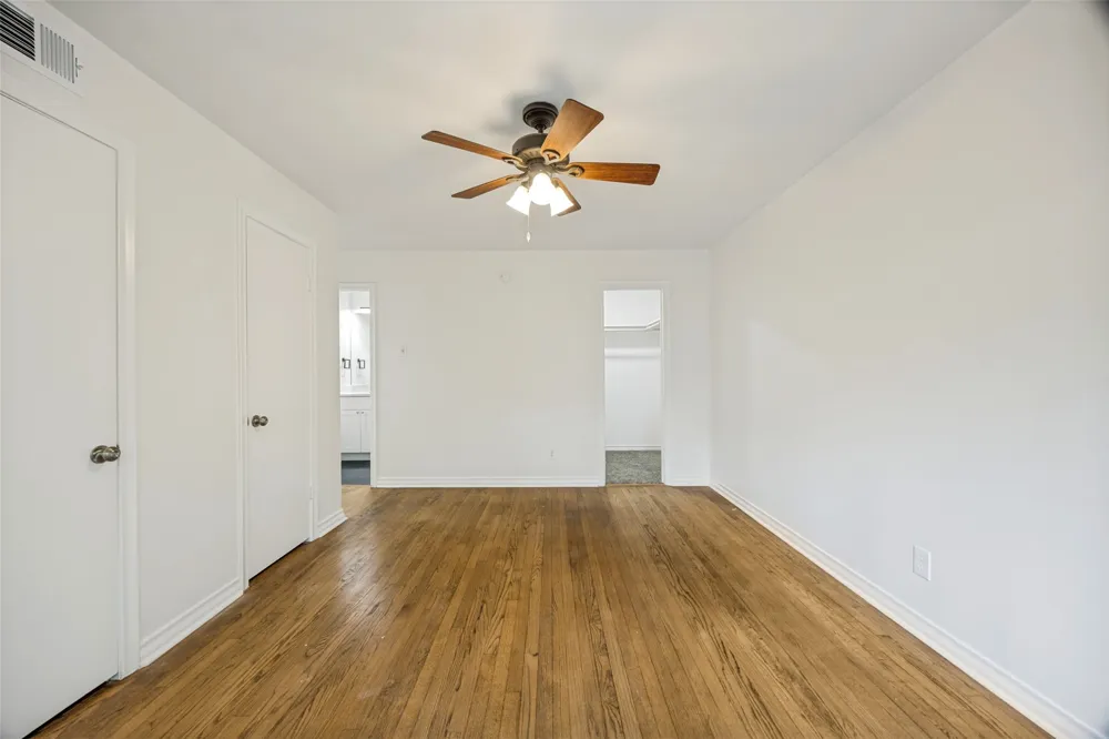 10422 Lake Gardens Drive Dallas, TX 75218