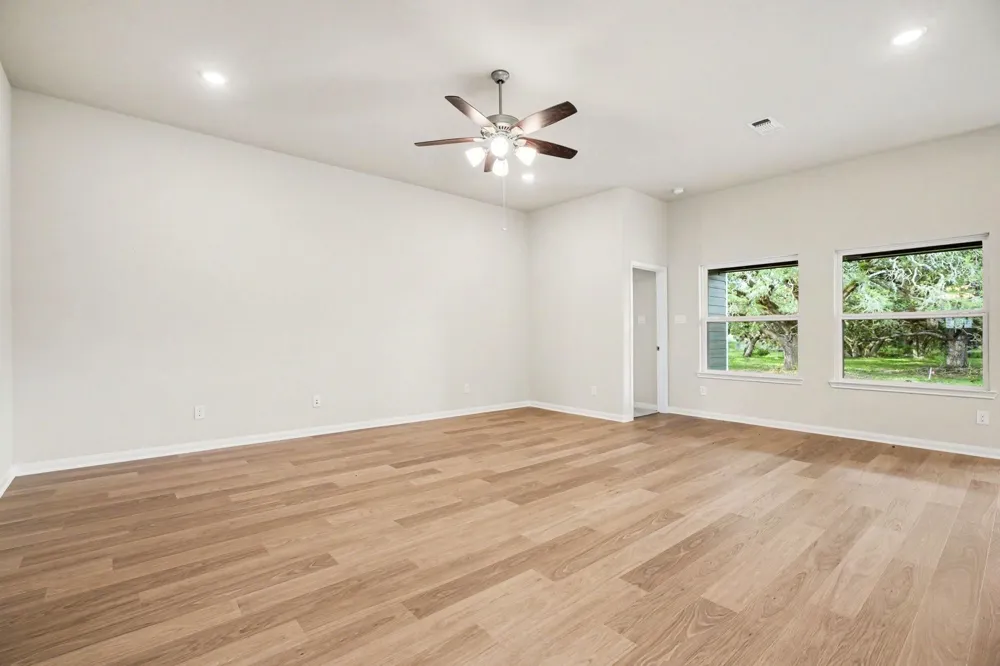 25 Red Barn Road Bay City, TX 77414