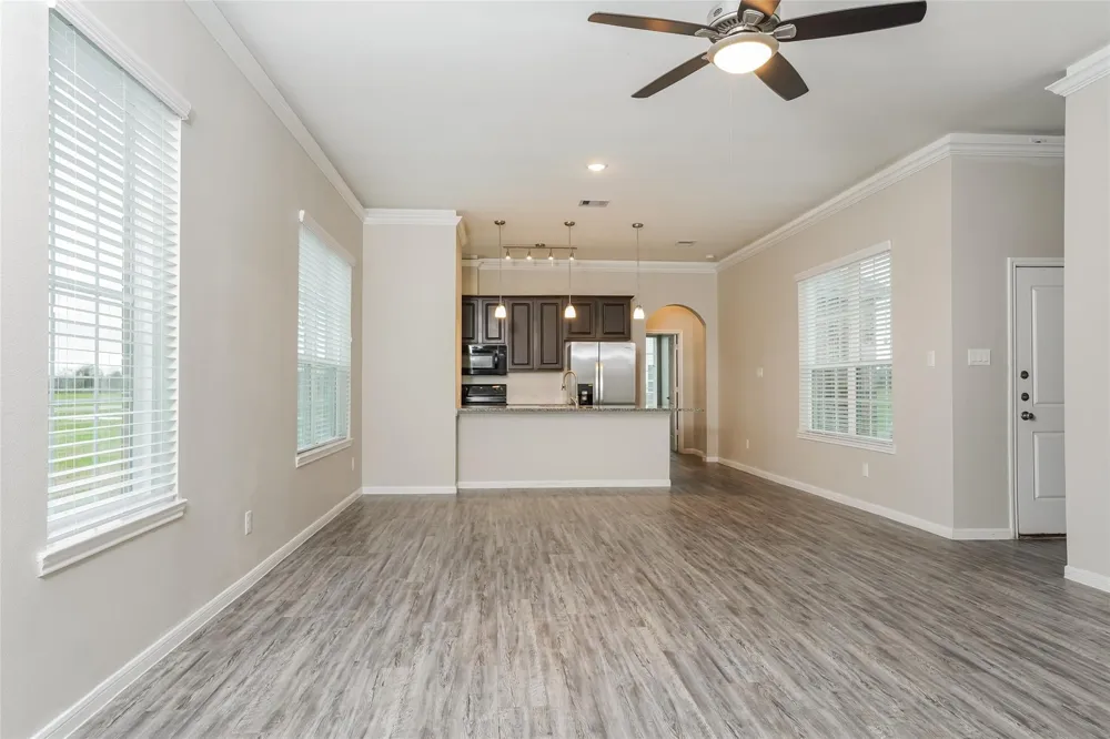 651 Lakeland Circle Rosharon, TX 77583