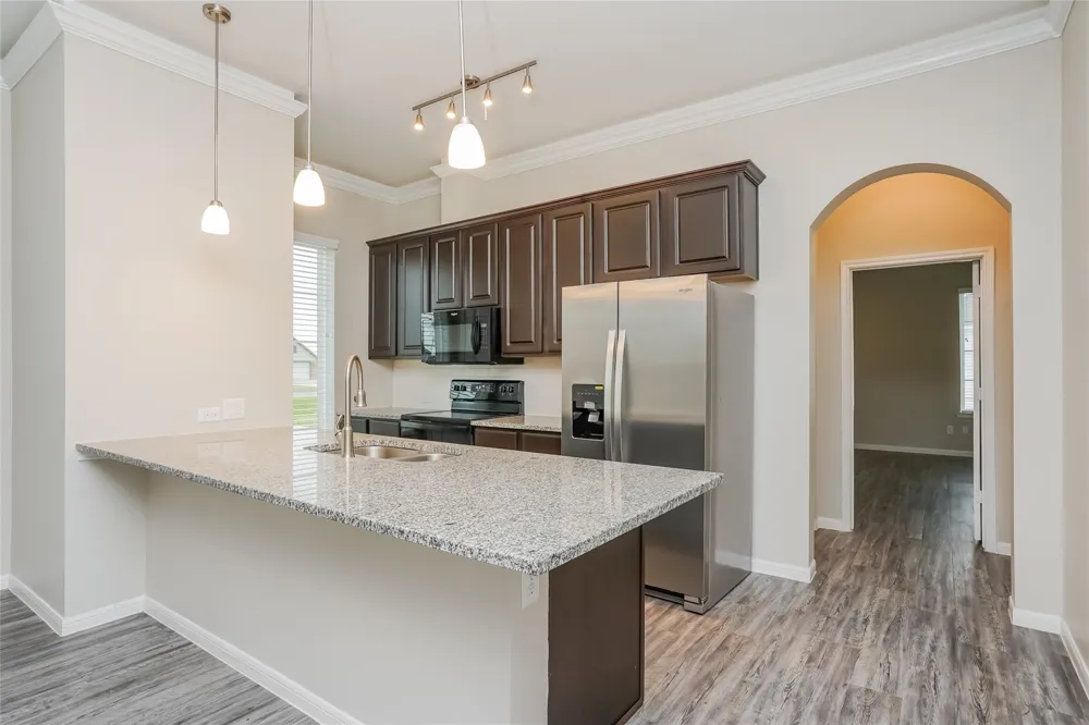 651 Lakeland Circle Rosharon, TX 77583
