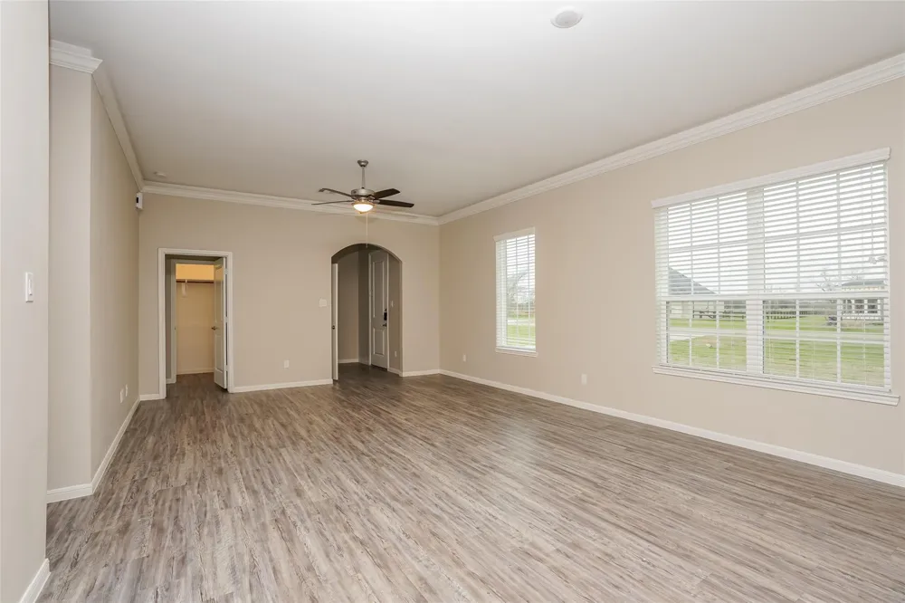 651 Lakeland Circle Rosharon, TX 77583