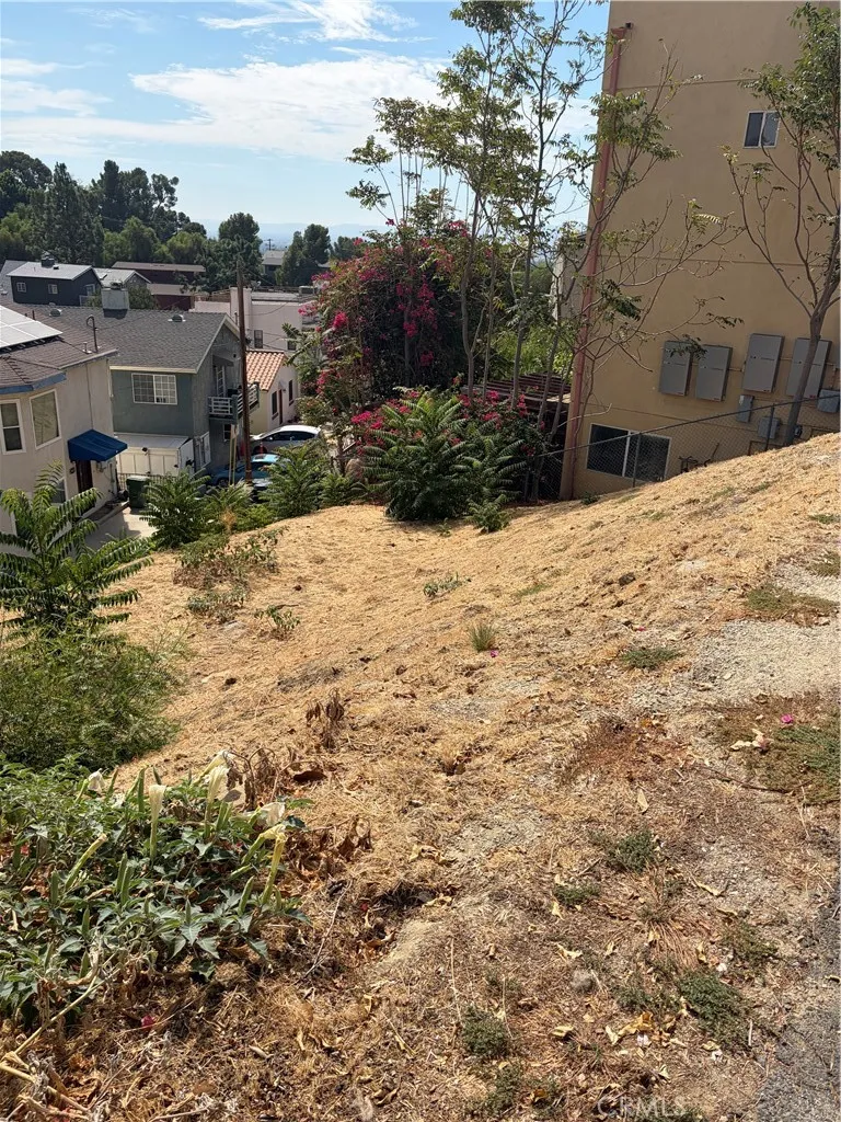 21614 Wo He Lo Trail Chatsworth, CA 91311