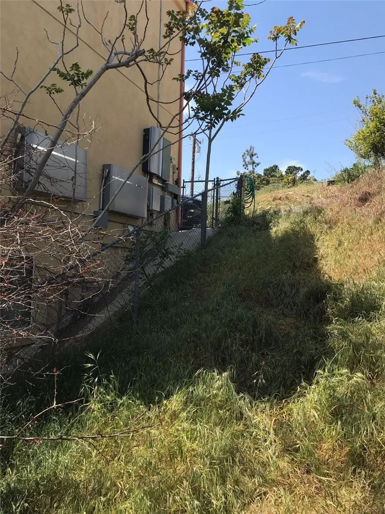 21614 Wo He Lo Trail Chatsworth, CA 91311