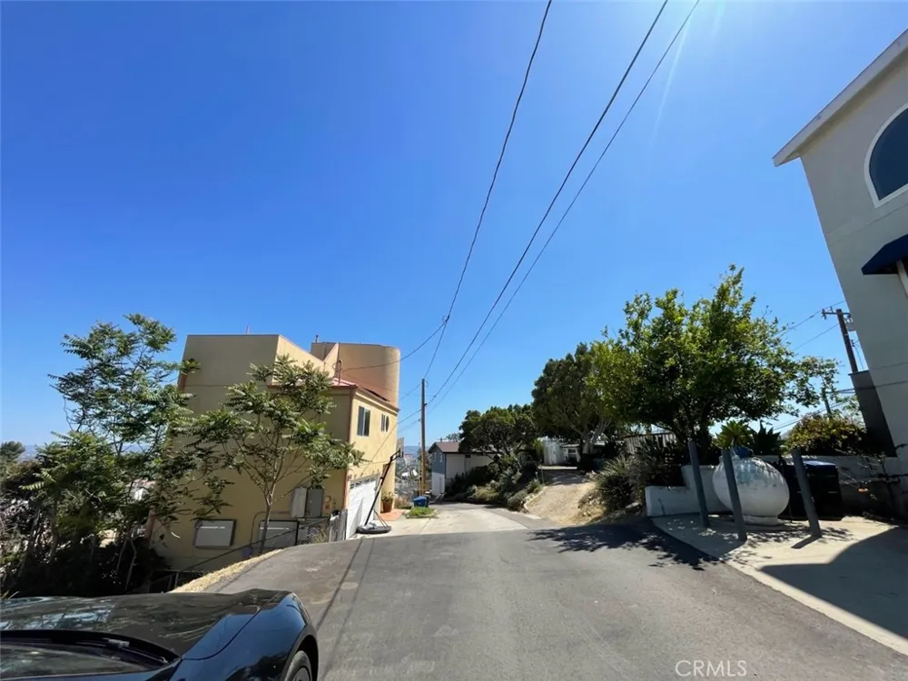 21614 Wo He Lo Trail Chatsworth, CA 91311