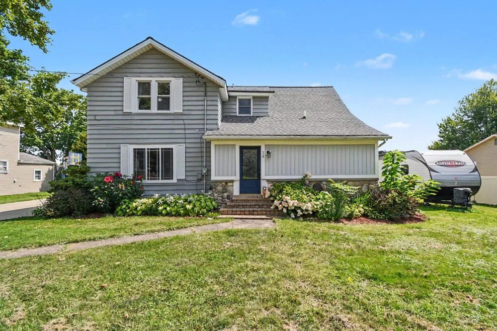 34 S Main Street NW Casnovia, MI 49318