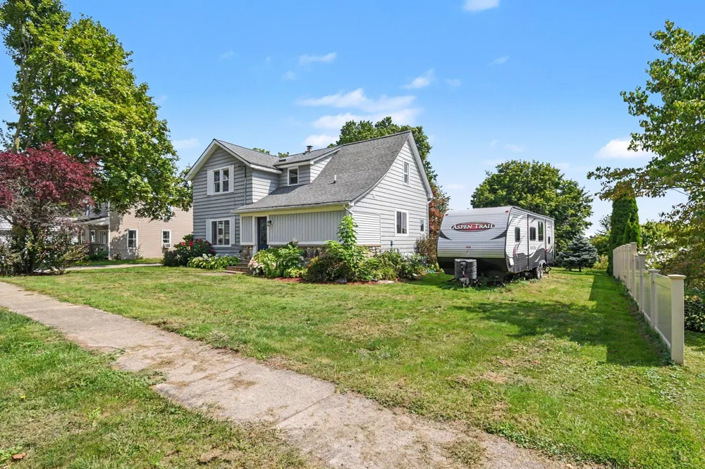 34 S Main Street NW Casnovia, MI 49318