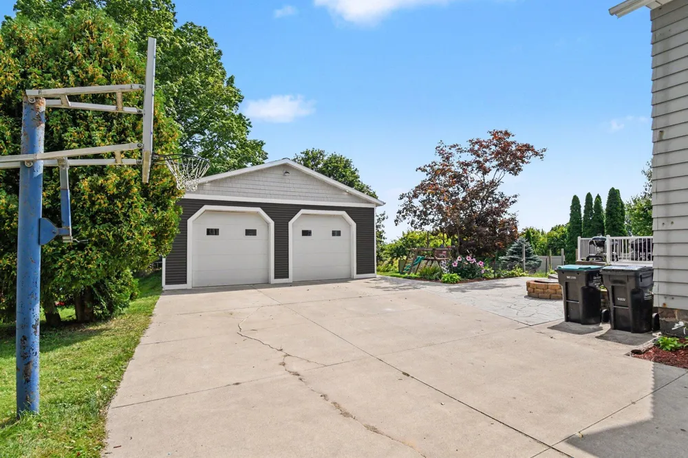 34 S Main Street NW Casnovia, MI 49318