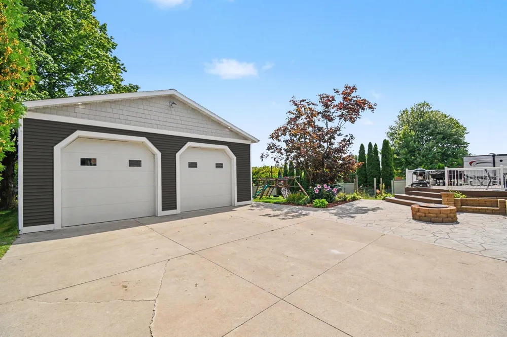34 S Main Street NW Casnovia, MI 49318