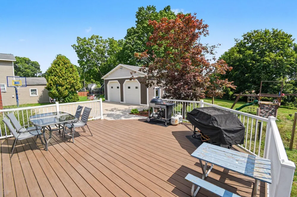 34 S Main Street NW Casnovia, MI 49318