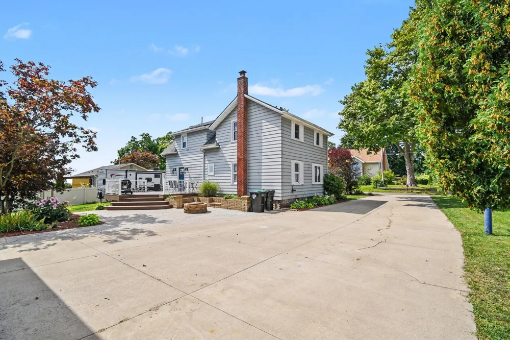 34 S Main Street NW Casnovia, MI 49318