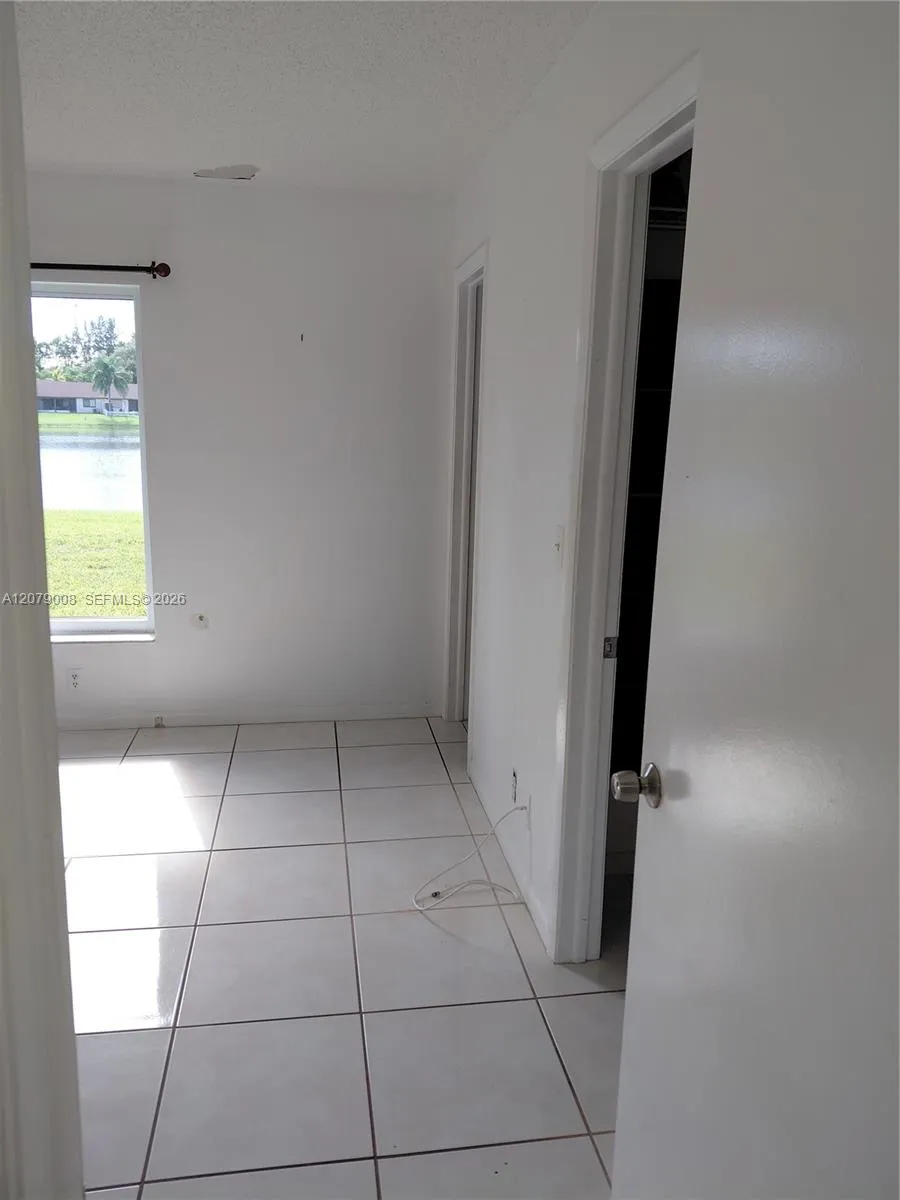 16 Camden Ln Boynton Beach, FL 33426