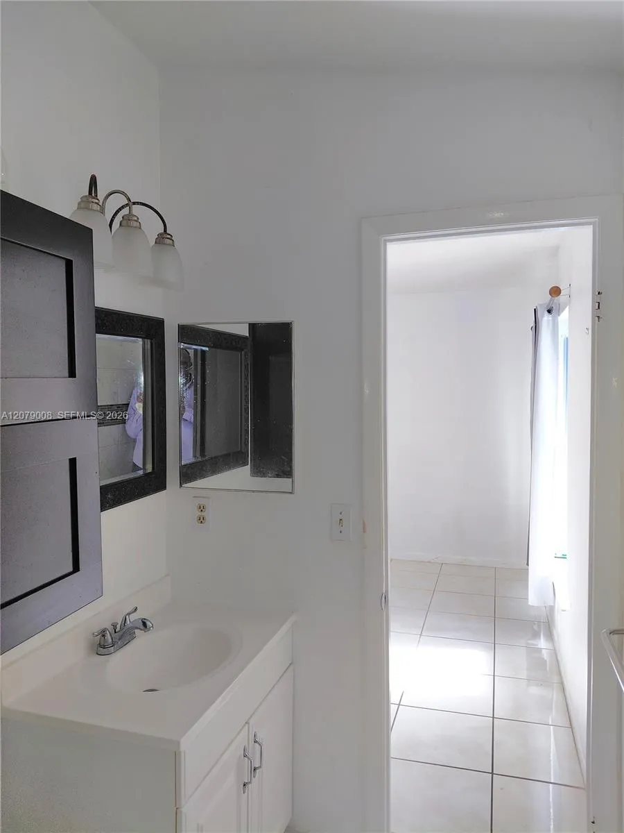 16 Camden Ln Boynton Beach, FL 33426