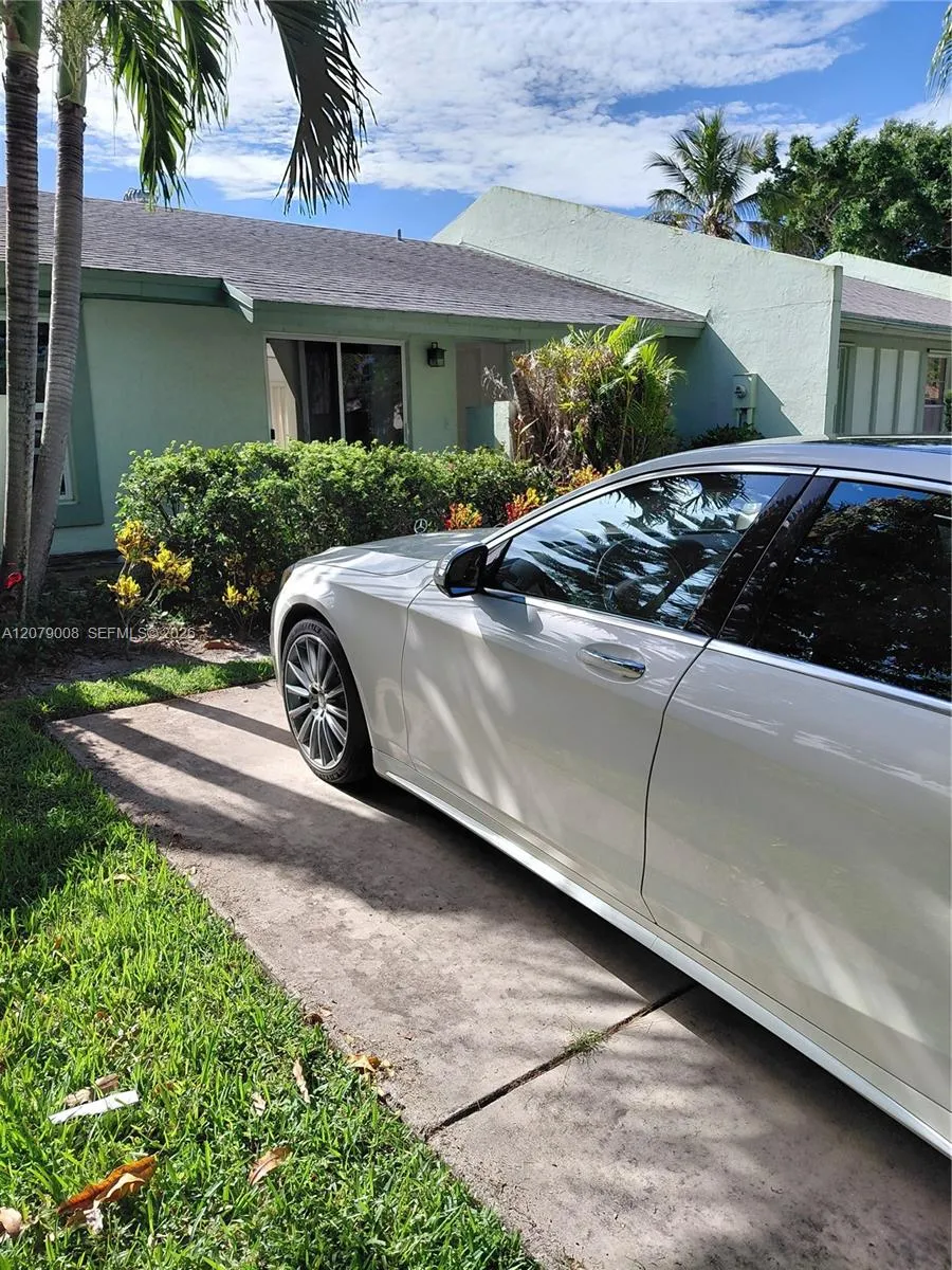 16 Camden Ln Boynton Beach, FL 33426