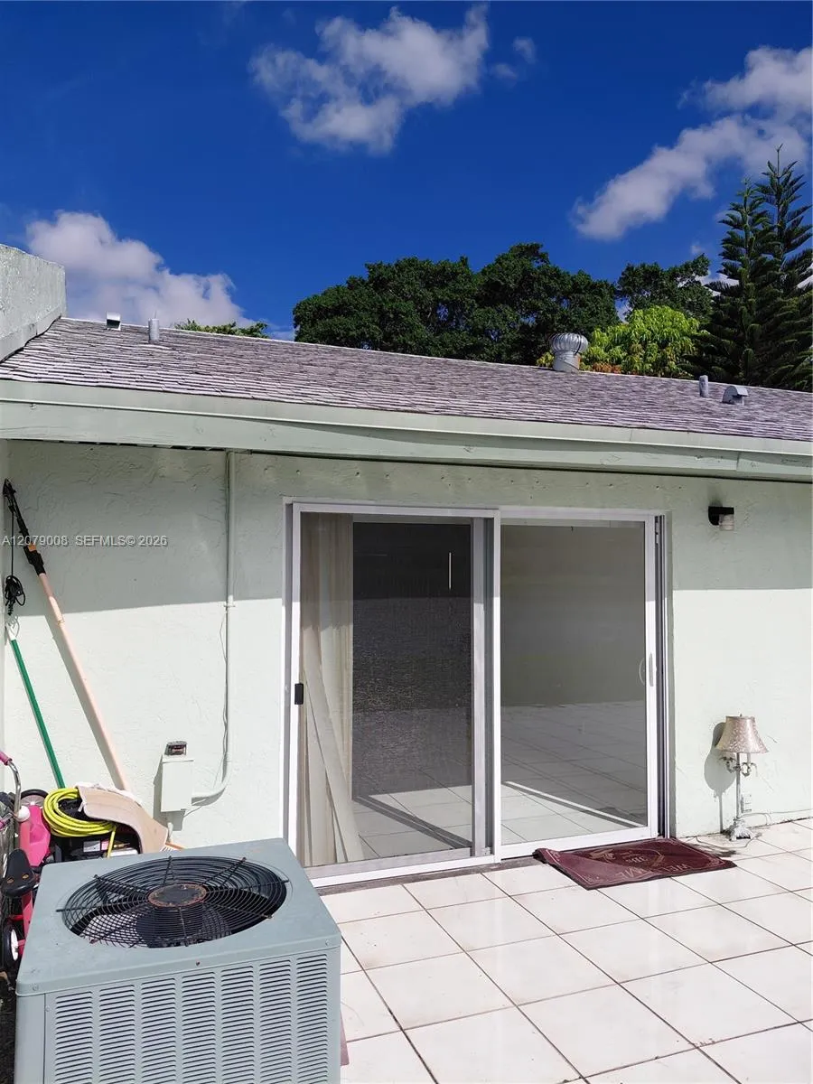 16 Camden Ln Boynton Beach, FL 33426