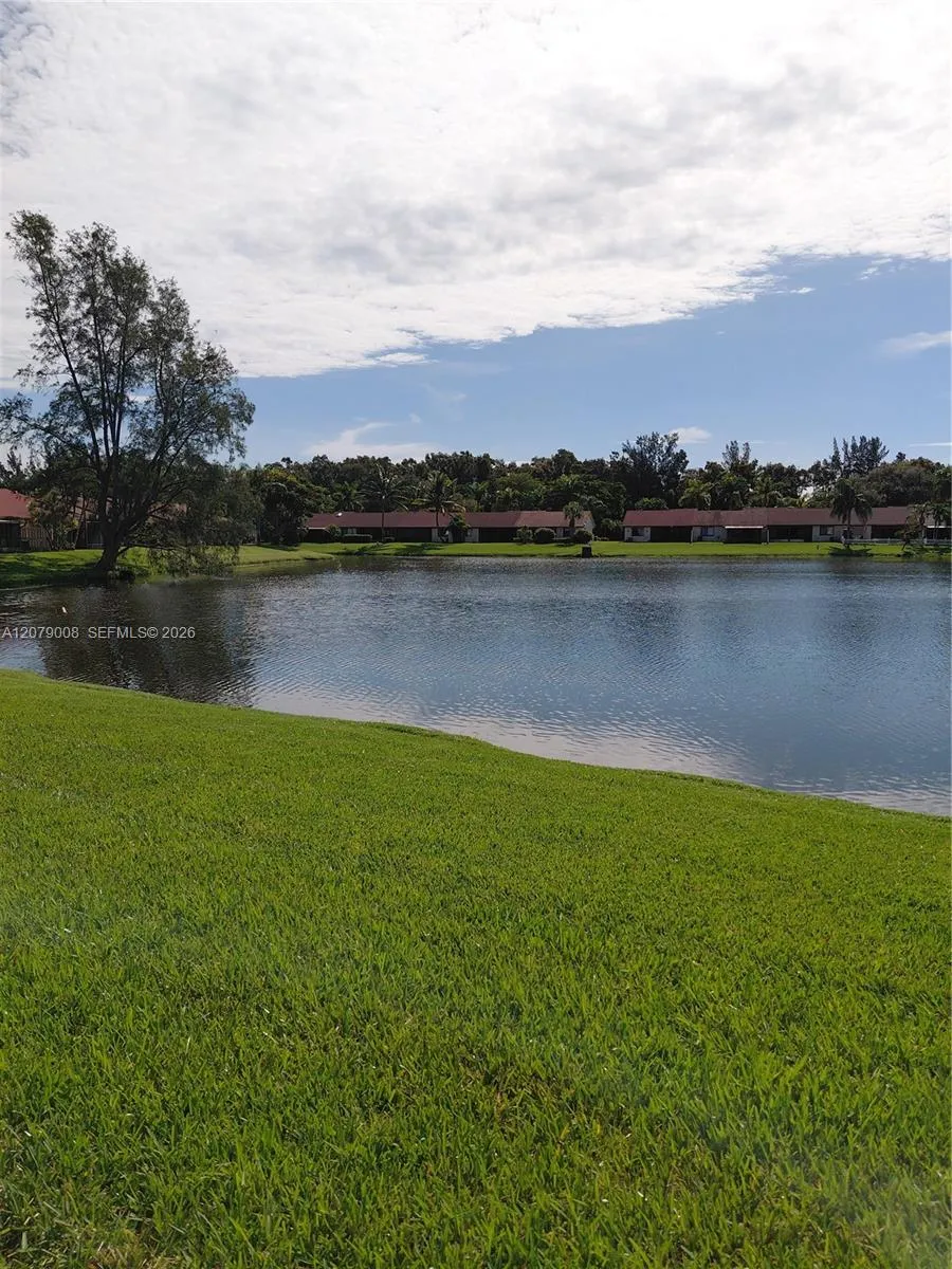 16 Camden Ln Boynton Beach, FL 33426