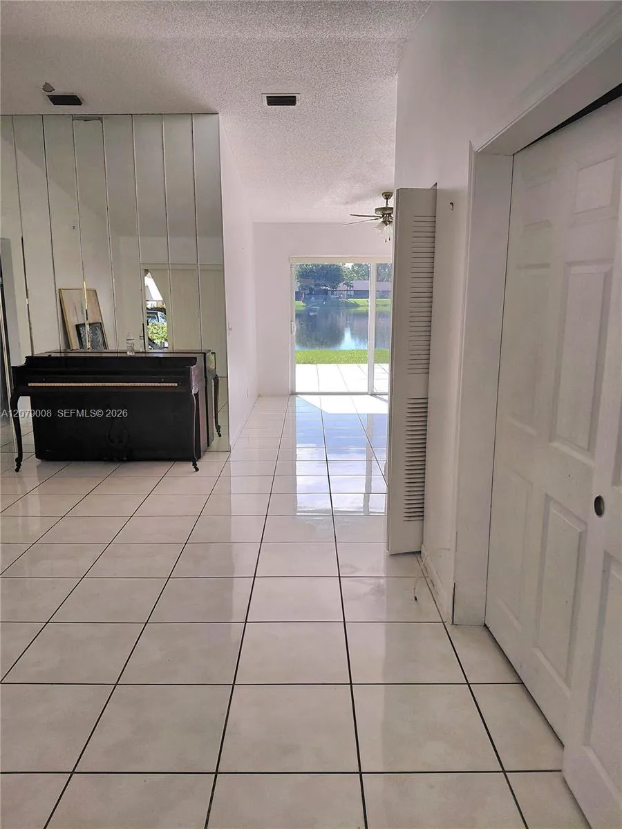 16 Camden Ln Boynton Beach, FL 33426