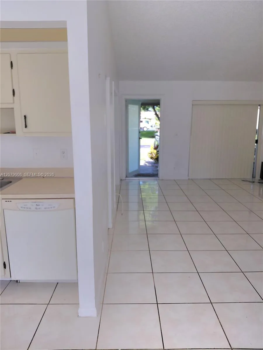 16 Camden Ln Boynton Beach, FL 33426