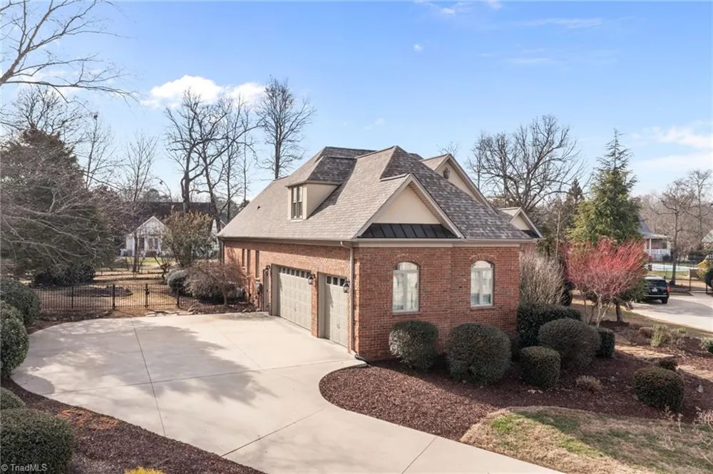 3340 Waterford Place Burlington, NC 27215