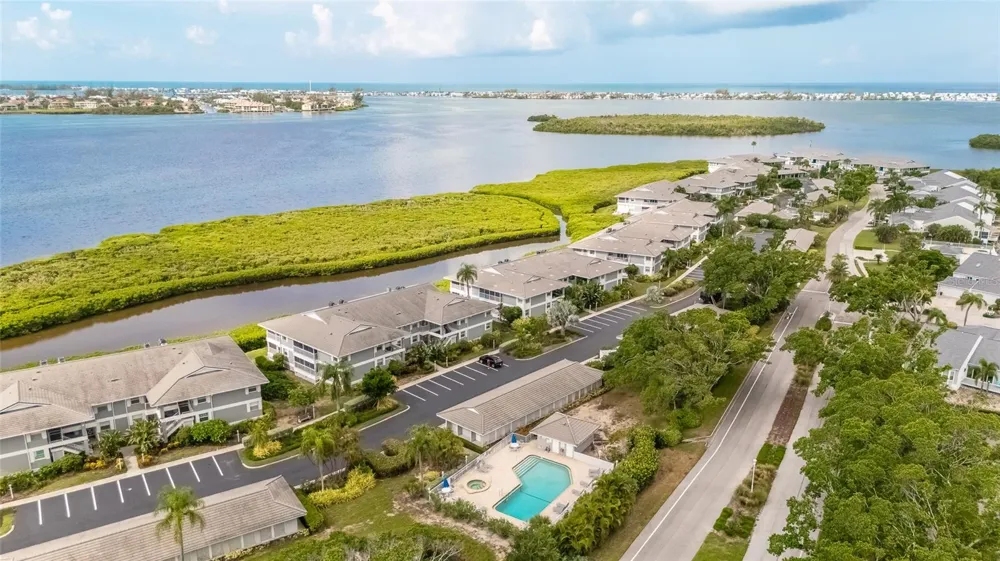 1249 EDGEWATER CIRCLE #73 Bradenton, FL 34209