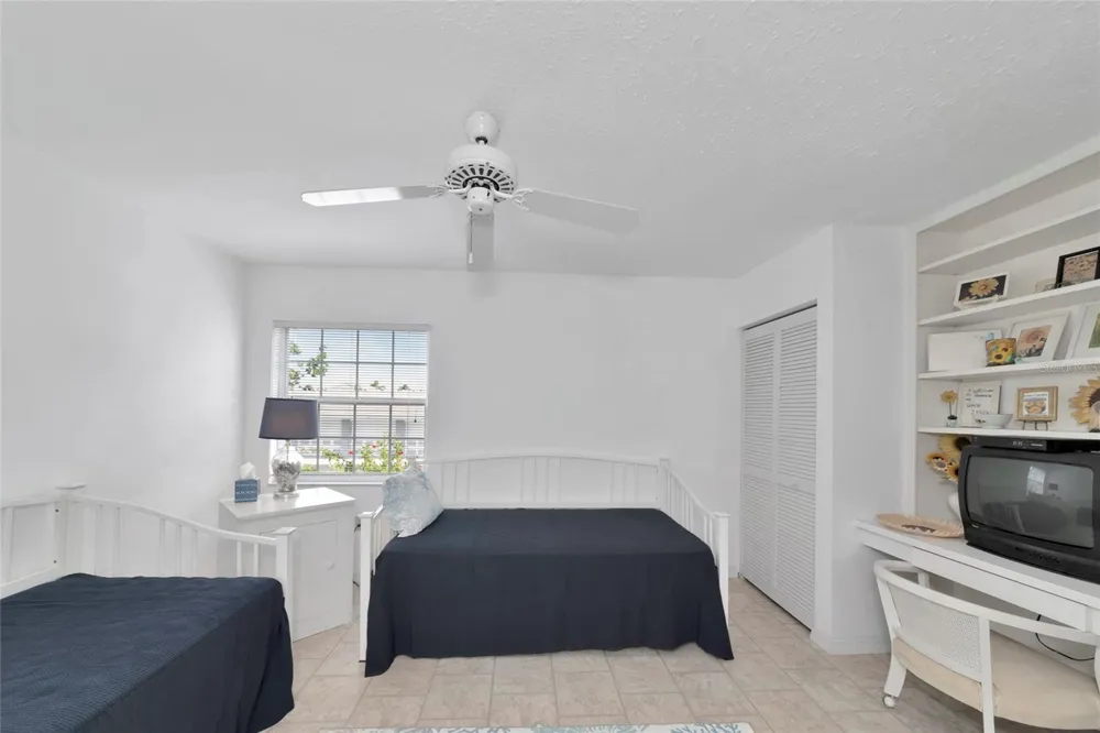 1249 EDGEWATER CIRCLE #73 Bradenton, FL 34209