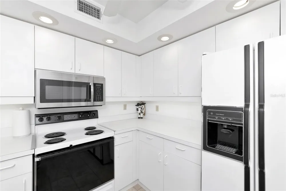 1249 EDGEWATER CIRCLE #73 Bradenton, FL 34209