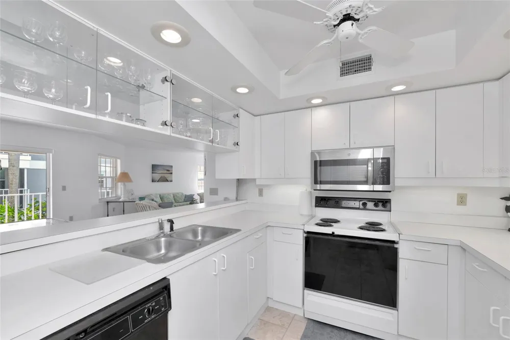 1249 EDGEWATER CIRCLE #73 Bradenton, FL 34209
