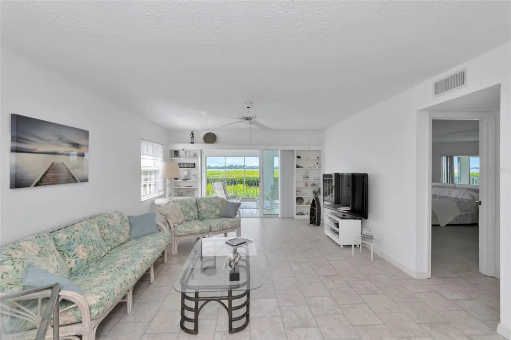 1249 EDGEWATER CIRCLE #73 Bradenton, FL 34209