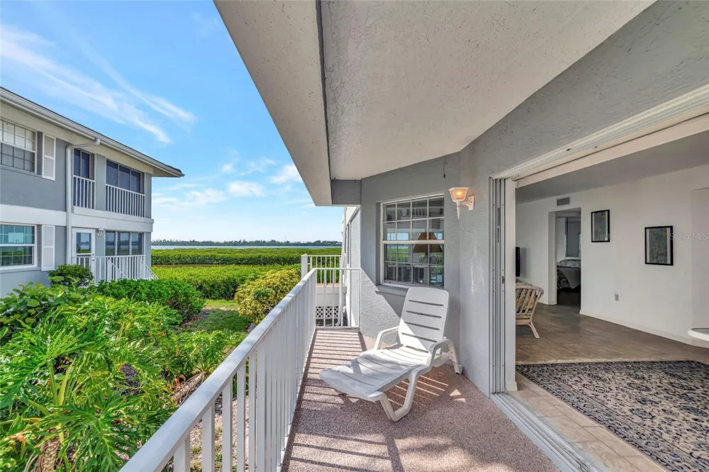 1249 EDGEWATER CIRCLE #73 Bradenton, FL 34209
