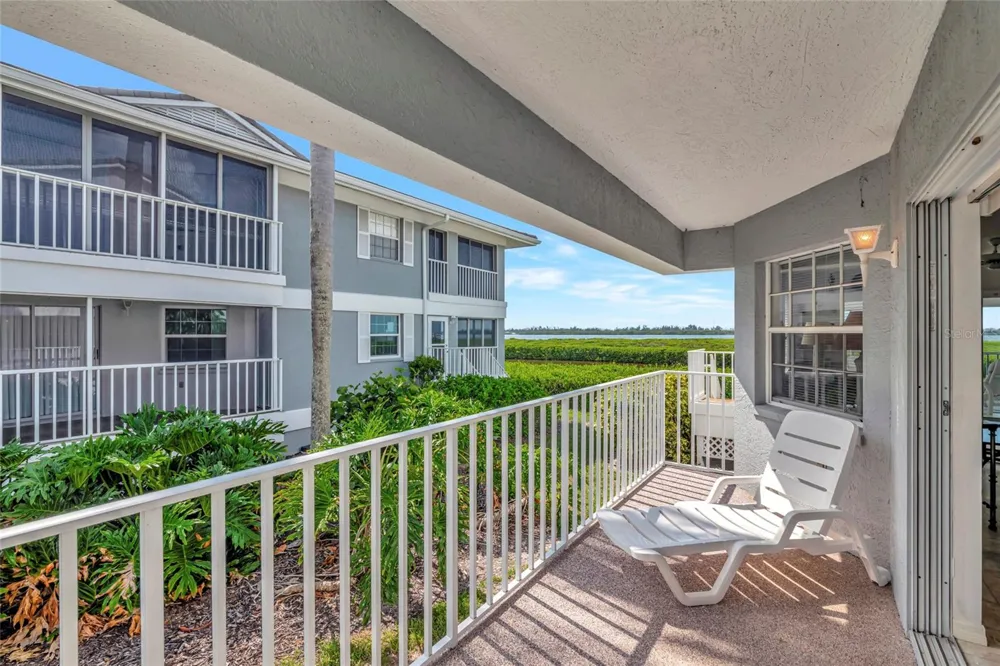 1249 EDGEWATER CIRCLE #73 Bradenton, FL 34209