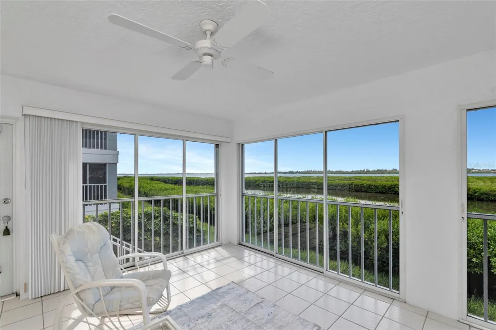 1249 EDGEWATER CIRCLE #73 Bradenton, FL 34209