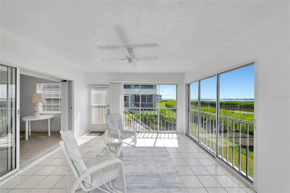 1249 EDGEWATER CIRCLE #73 Bradenton, FL 34209
