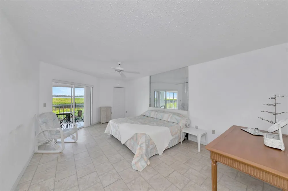 1249 EDGEWATER CIRCLE #73 Bradenton, FL 34209