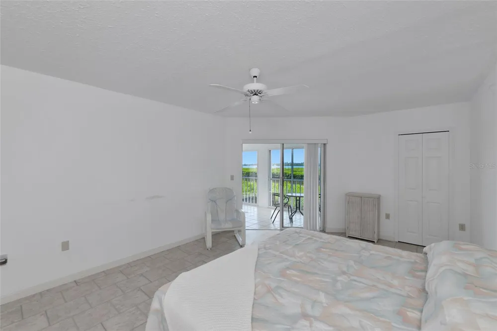 1249 EDGEWATER CIRCLE #73 Bradenton, FL 34209