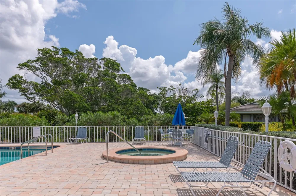 1249 EDGEWATER CIRCLE #73 Bradenton, FL 34209