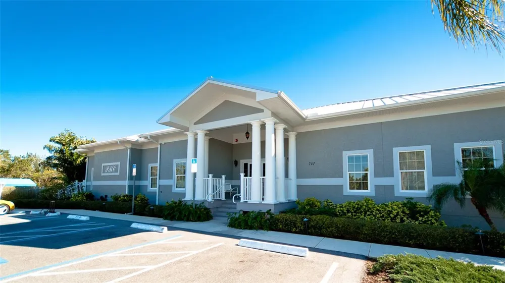 1249 EDGEWATER CIRCLE #73 Bradenton, FL 34209