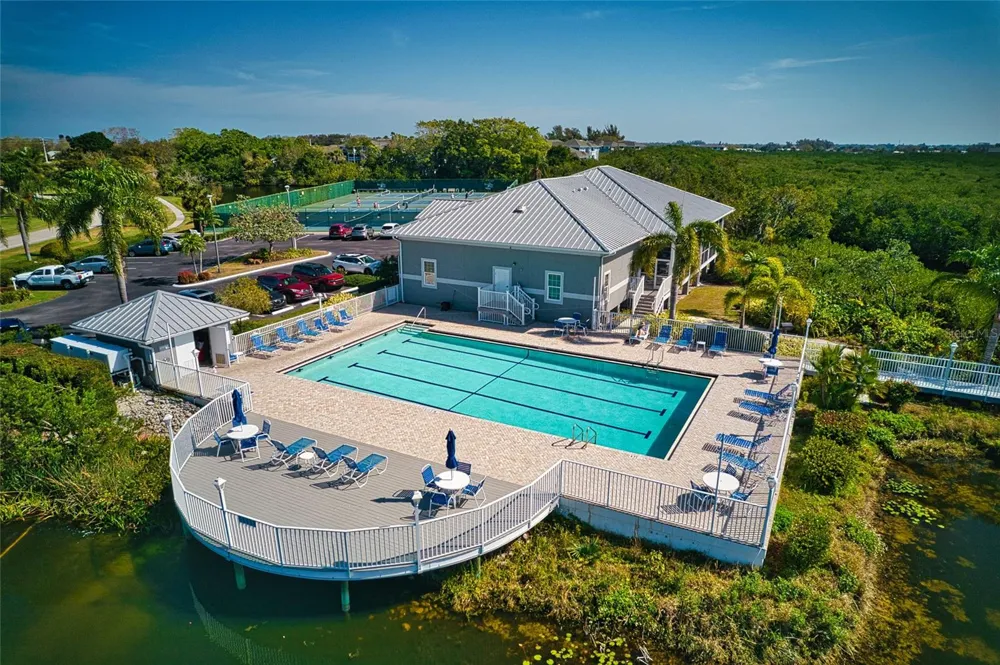 1249 EDGEWATER CIRCLE #73 Bradenton, FL 34209