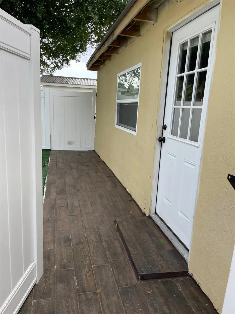 9014 WHEATHILL WAY Tampa, FL 33615