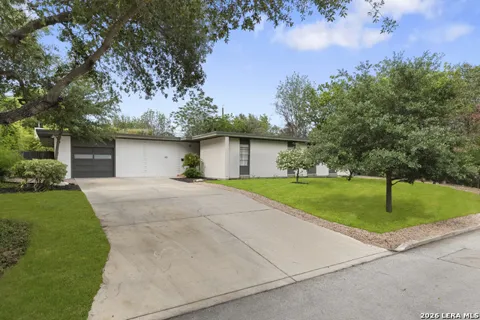 501 THELMA DR