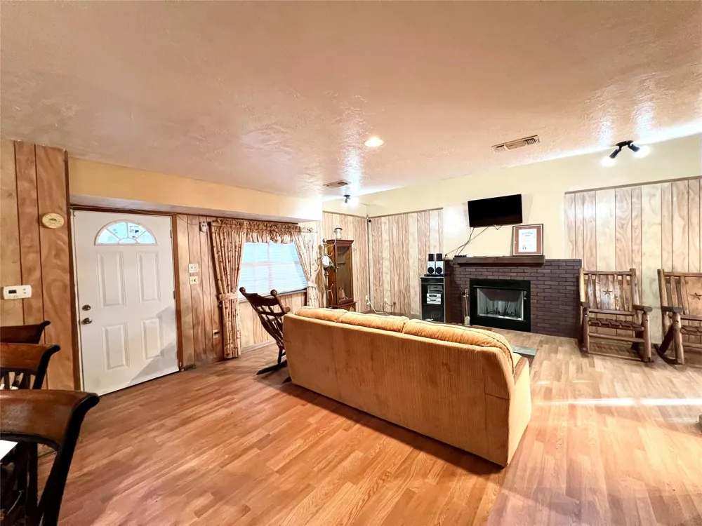 1 Hilltop Circle Coldspring, TX 77331