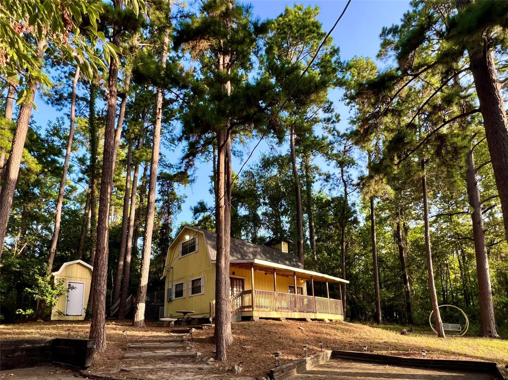 1 Hilltop Circle Coldspring, TX 77331